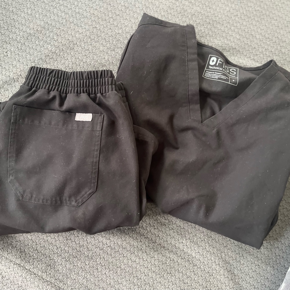 Small black fig scrubs lightly used